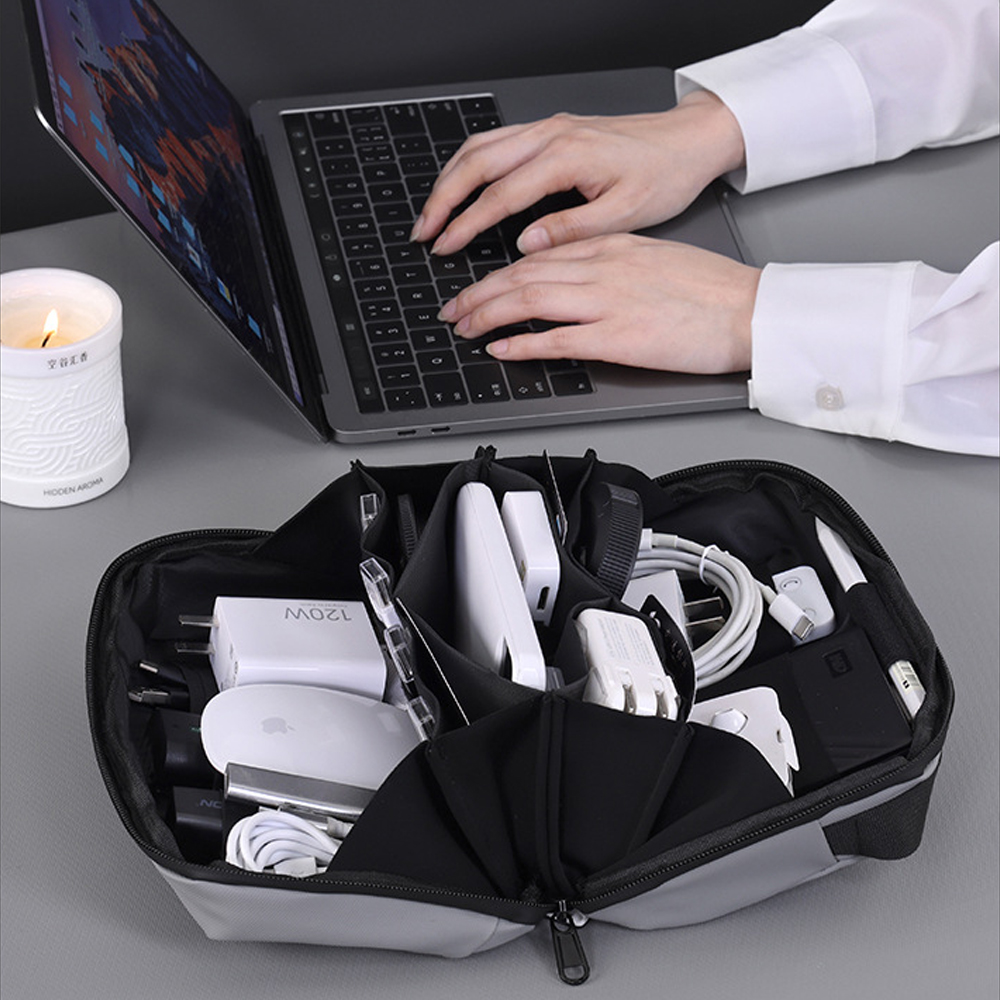 Tech Accessories Organizer Pouch - 1 Buah Kantong Teknologi Perjalanan, Kotak